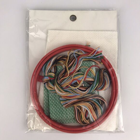 Bucilla Gallery of Stitches Cross Stitch Kit Reindeer 5” Hoop Ruffles Christmas - Picture 2 of 3